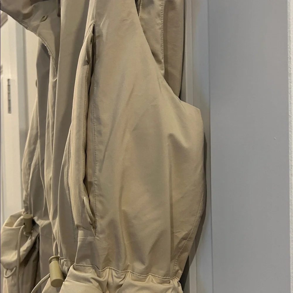 Lululemon Athletica Beige Puffer Vest - Picture 8 of 8